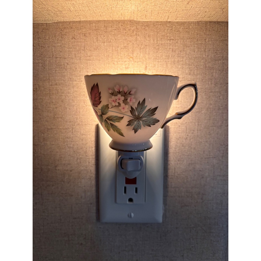 Vintage Fine China Botanicalโ Teacup Night Light โ Plug-In